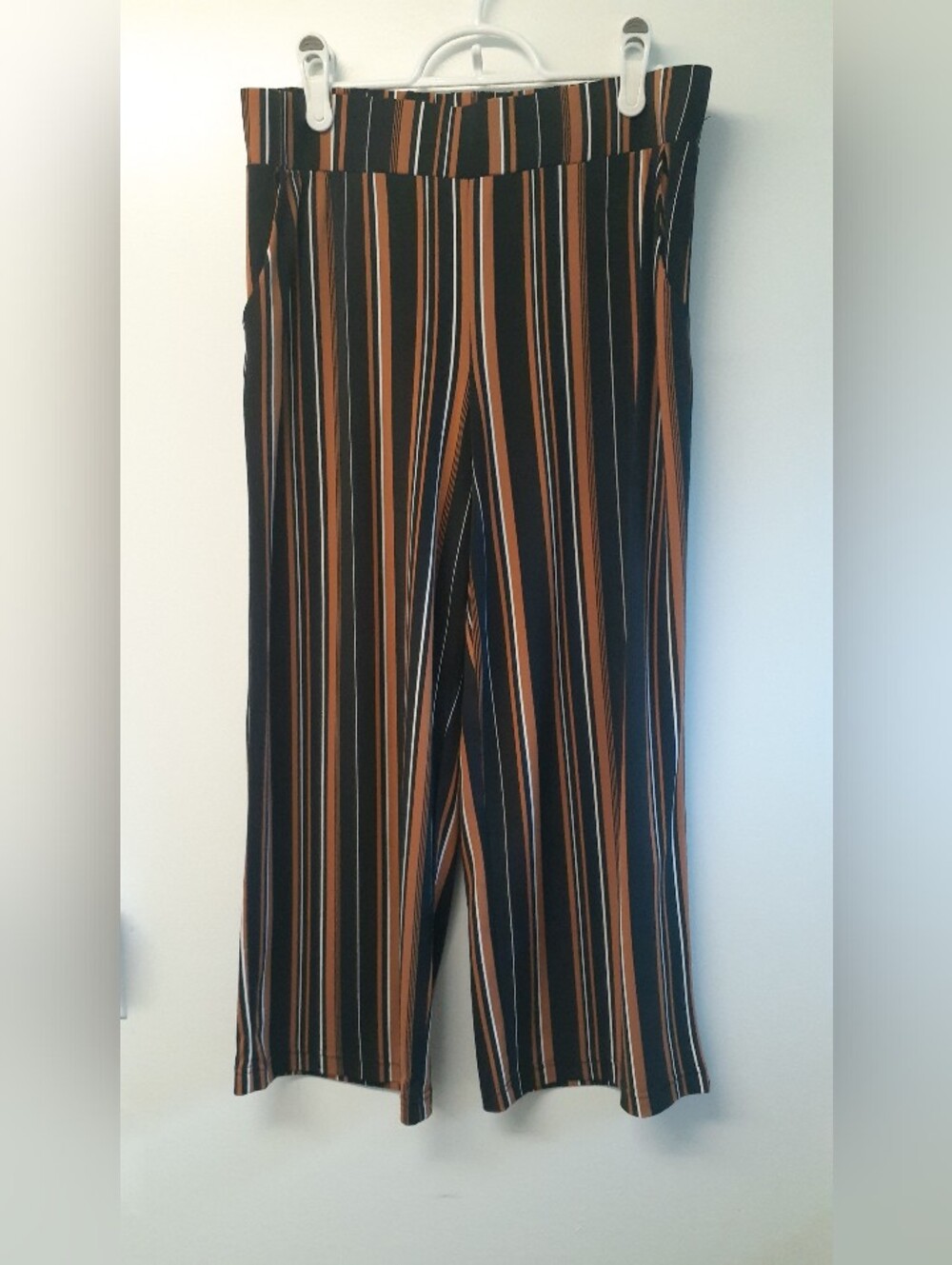 Striped Wide-Leg Pants in Black and Brown - size medium